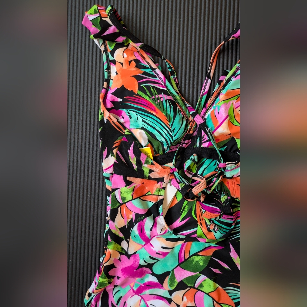 BEYOND CONTROL New Black Multi Printed Ruffled V-neck One-piece Swimsuit Size 10 - Picture 12 of 13